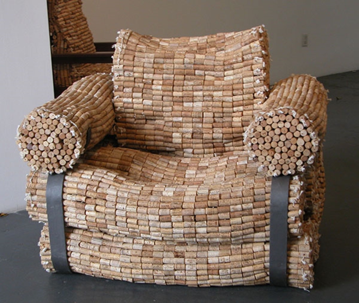 fauteuil fabriqué de bouchons de liège