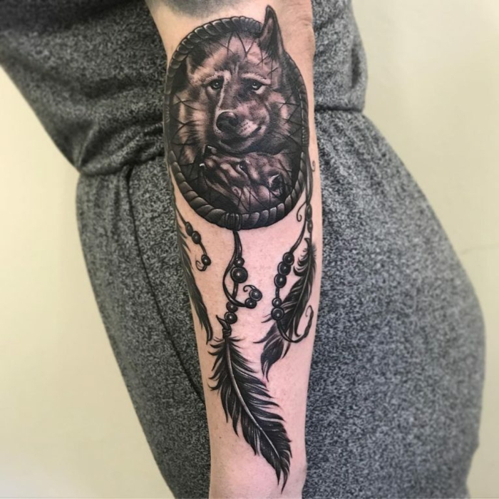 tatouage attrape-rêve loup idée