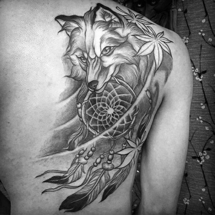 tatouage homme attrape-rêve renard feuilles japonaises