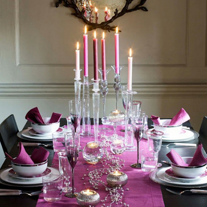 décoration de table de noël en couleur rose
