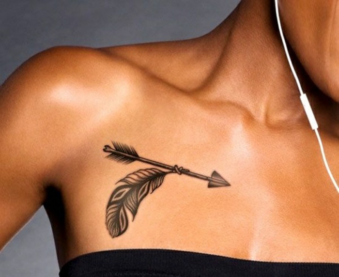 tatouage plume et flèche