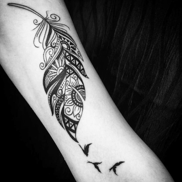 tatouage plume et oiseaux