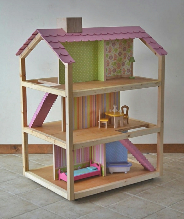 maison de poupée en bois avec escalier diy