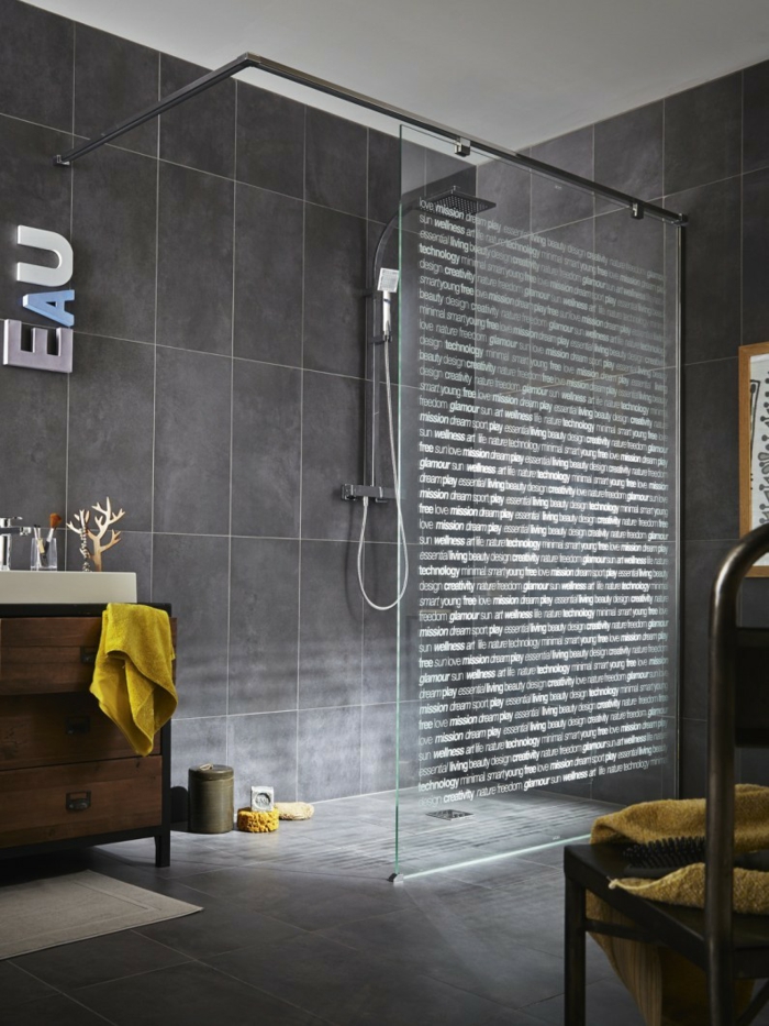 salle de bains gris anthracite douche à l'italienne paroi originale