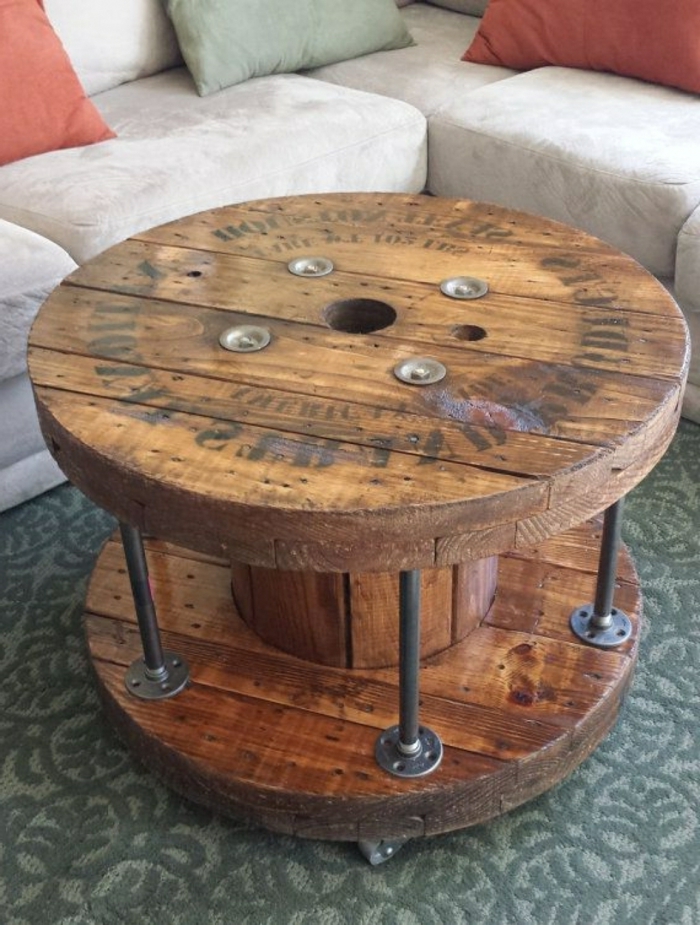 table pour le salon réalisée de touret bois