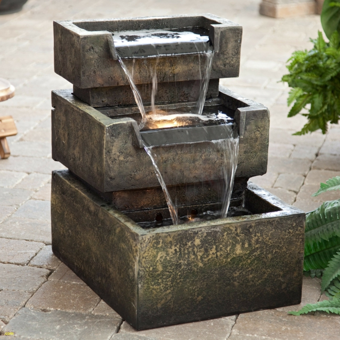 aménagement extérieur pour votre jardin avec une fontaine
