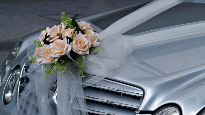 décoration voiture mariage idée