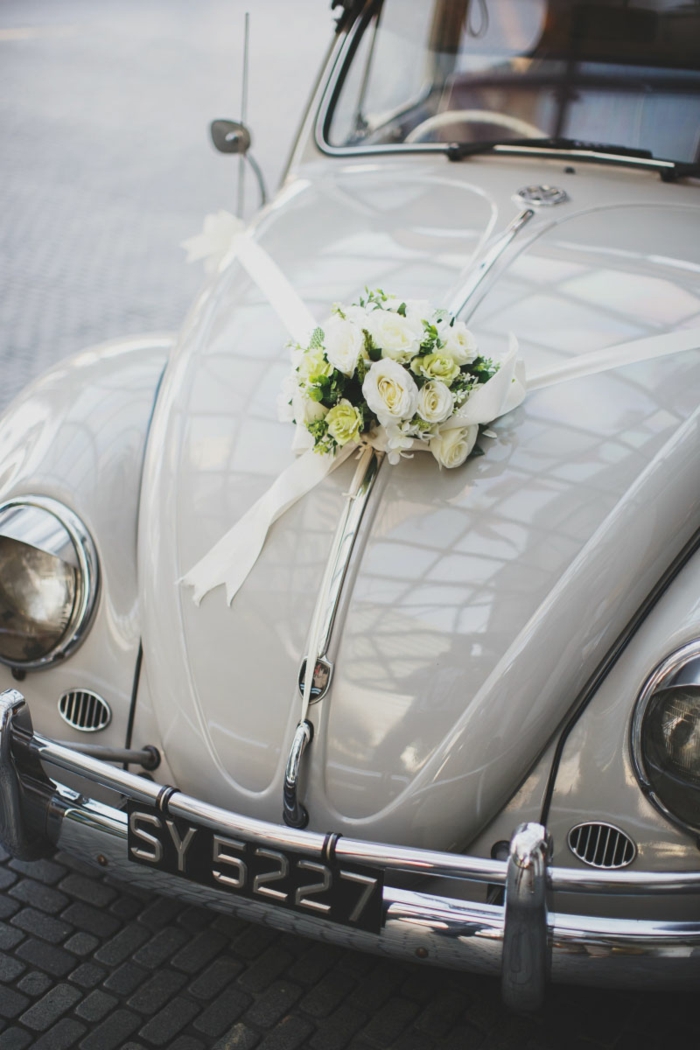 décoration voiture mariage stylée