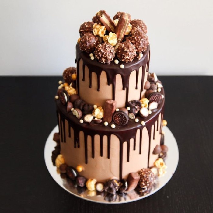 idée décoration gâteau biscuits et bonbons