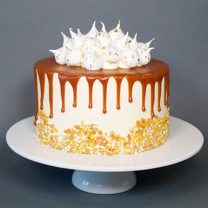 idée décoration gâteau caramel méringue