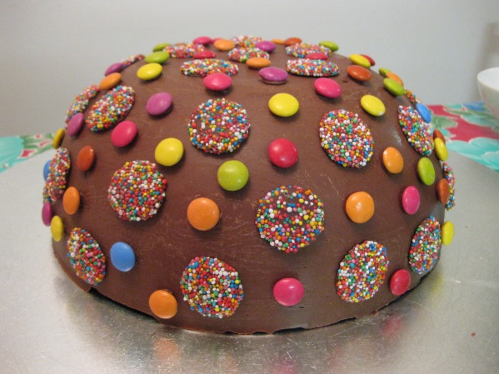 idée décoration gâteau décors en sucre différents