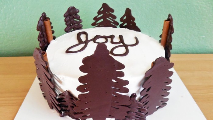 idée décoration gâteau figures en chocolat