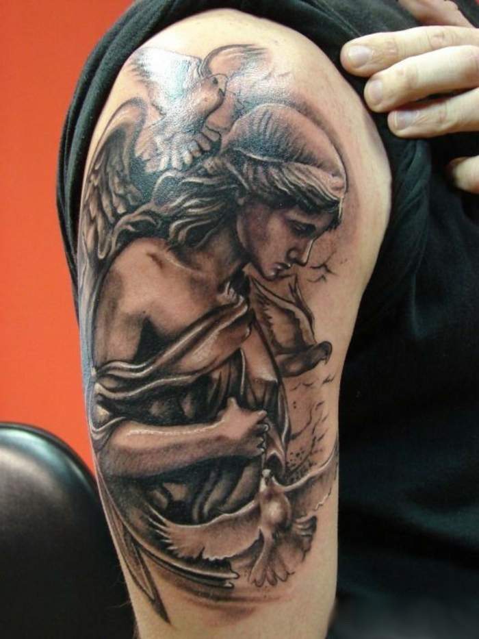 idée originale de tatouage ange gardien