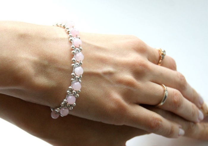 bracelet en rose quartz lithothérapie