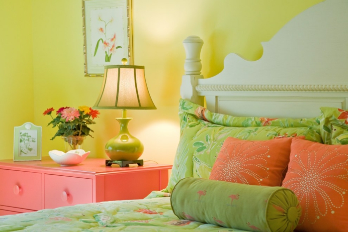 idée décoration couleur corail chambre