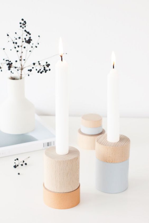Les bougies fabriquées à la main en couleur toute blanche