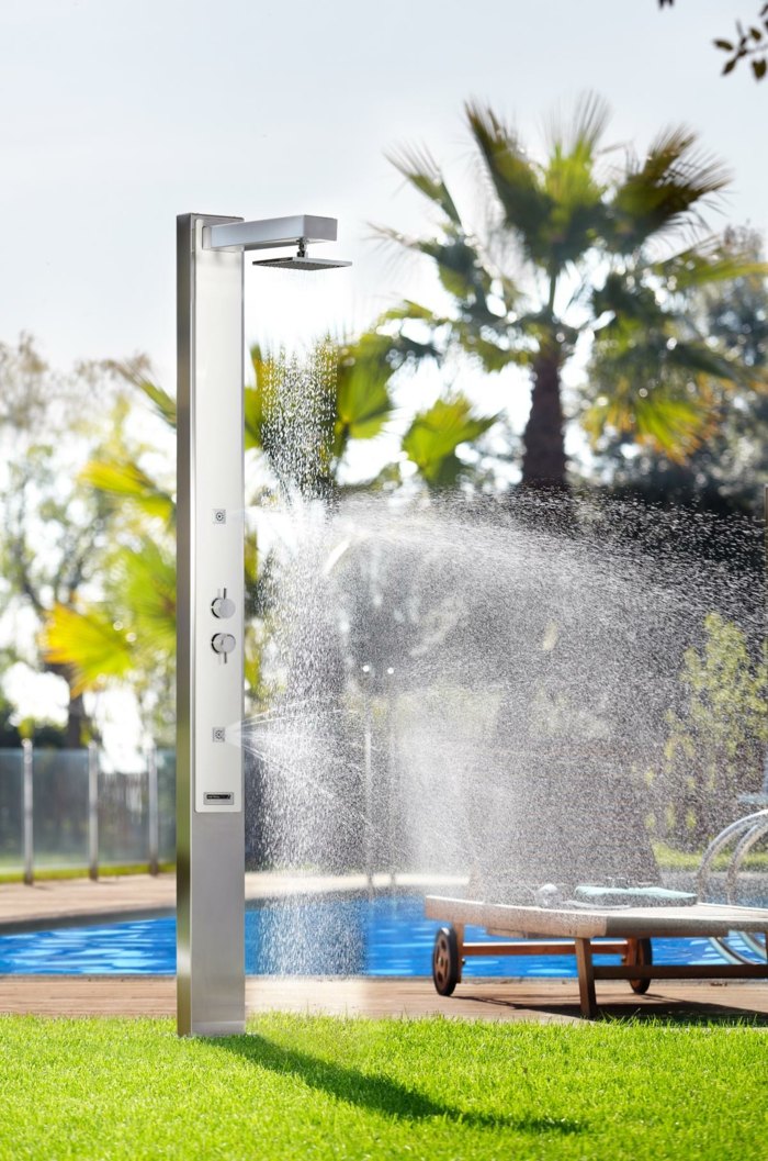 douche extérieure solaire idée piscine
