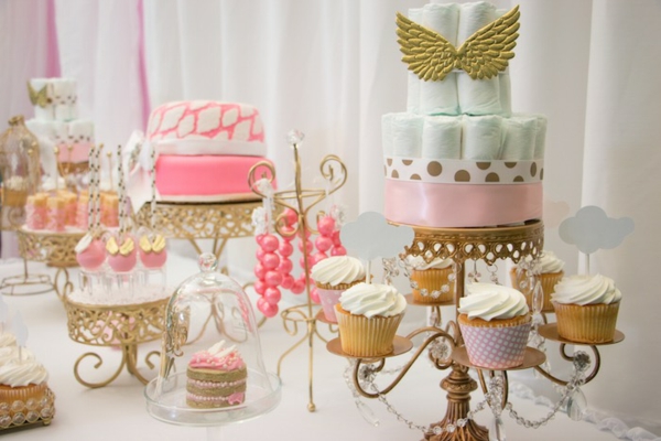 décoration baby shower gâteau en couches bébé