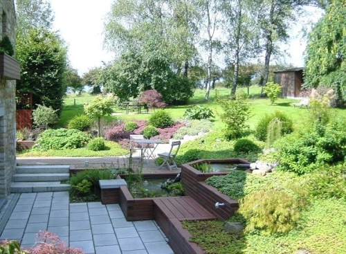 aménagement jardin en pente douce grand jardin vert