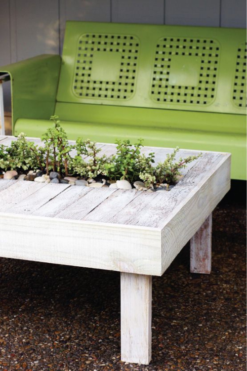 décoration jardinière extérieure table de bois récupéré