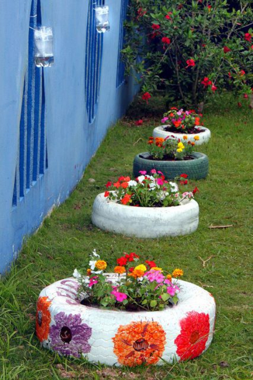 décorer le jardin avec objets de récupération bon usage des vieux pneus