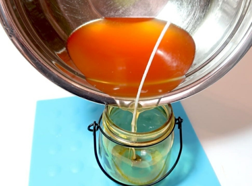 fabriquer une bougie anti-moustique à l'huile essentielle de citronnelle