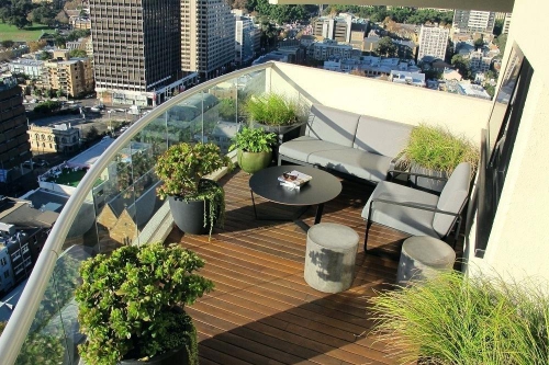 jardinière balcon belle vue d’une terrasse ouverte