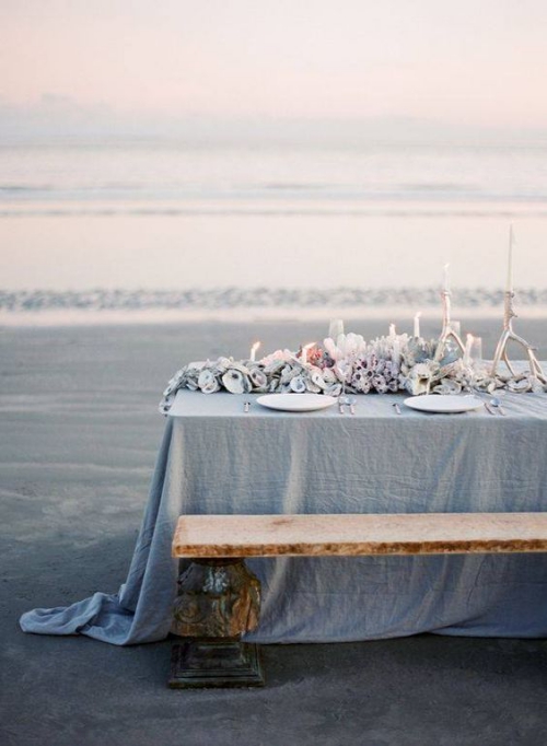 plan de table mariage table couverte d’une toile grise
