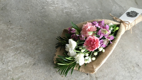 bouquet de mariée artificiel toile de jute
