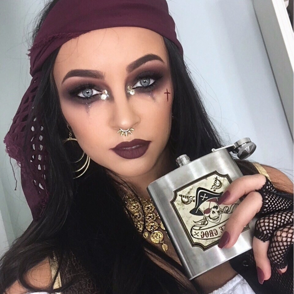 maquillage facile pour halloween femme pirate