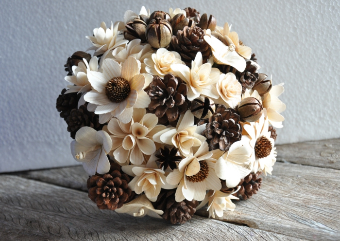 bouquet mariée création avec des pommes de pin
