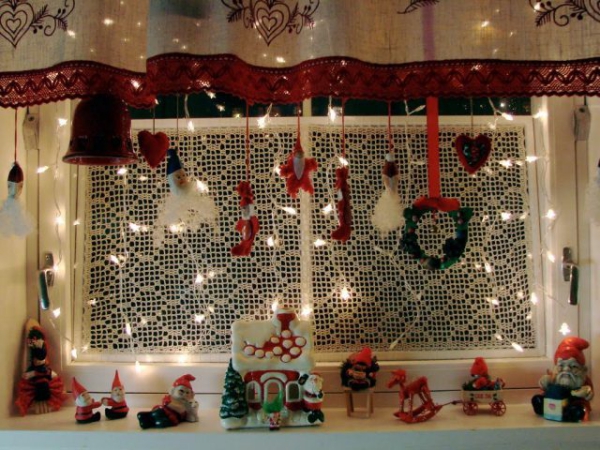 décoration de Noël fenêtre dentelle sur la vitre