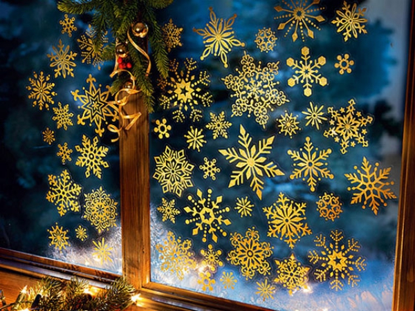 décoration de Noël fenêtre la vitre brille