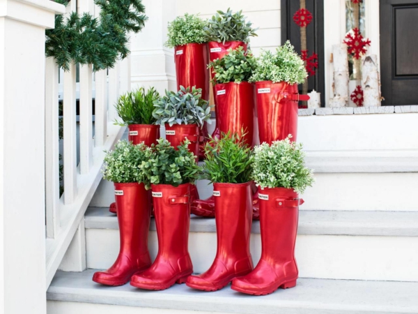 décoration de noël extérieur bottes rouges en caoutchouc plantes