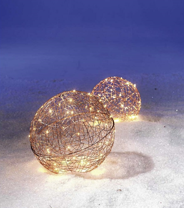 décoration de noël extérieur boule lumineuse en fil de fer