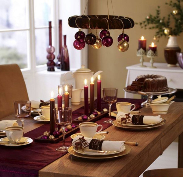 décoration de table Noël une nappe étroite