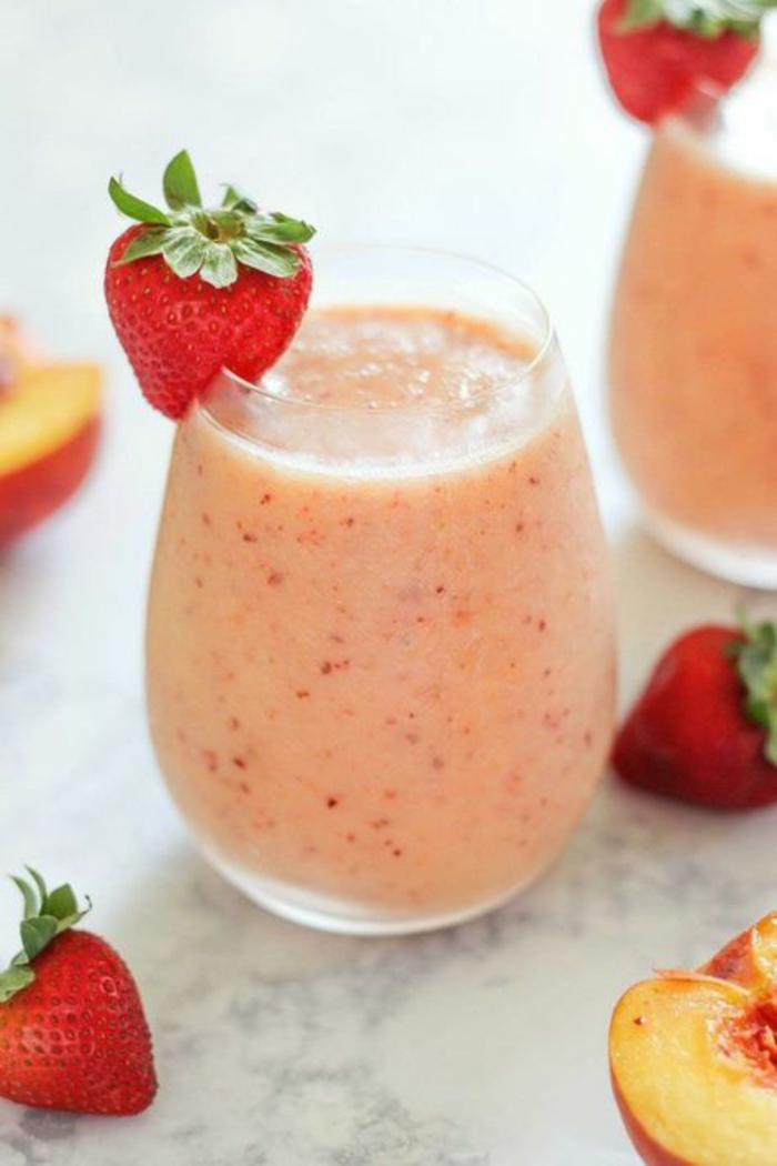 recette smoothie saine aux fraises et pêches