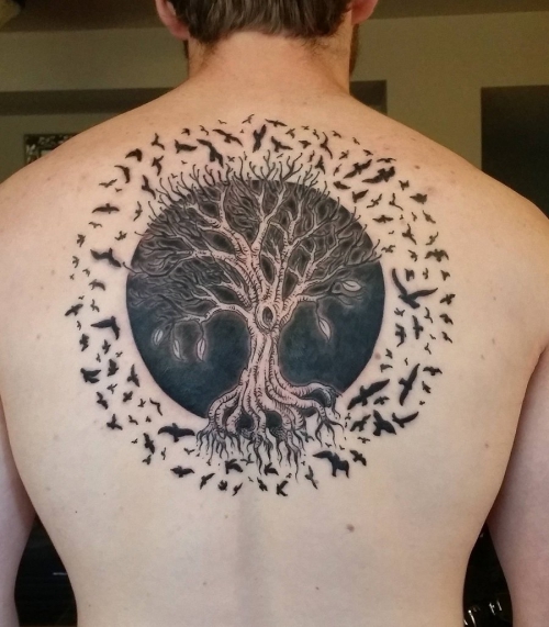 tatouage arbre de vie sur le dos