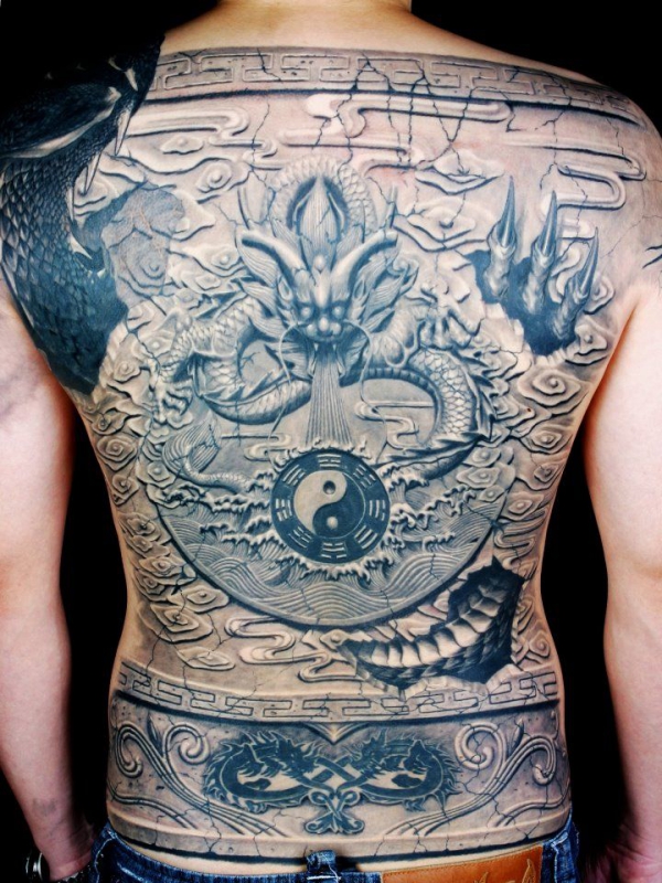tatouage dos image de dragon