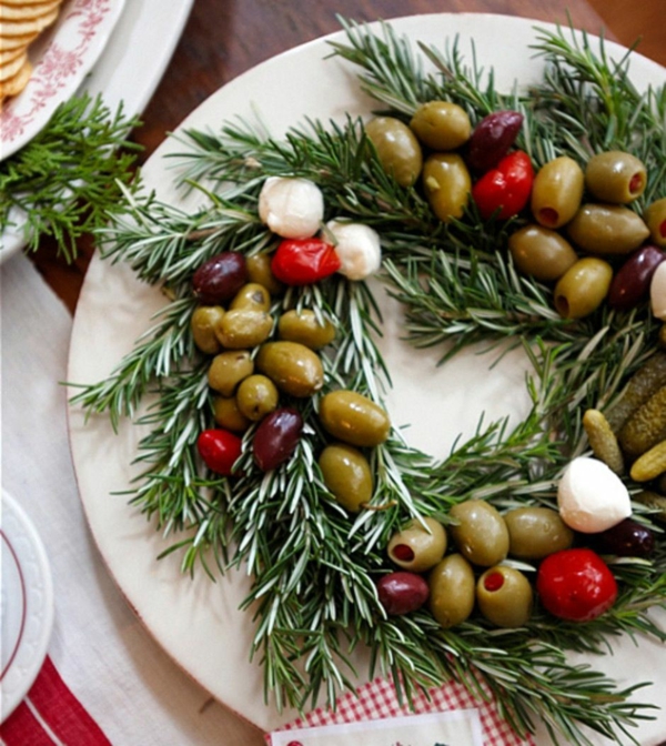 idée de couronne noël olives herbes vertes et mozzarella