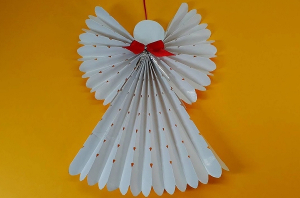 ange de Noël à fabriquer origami ange