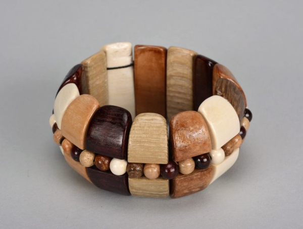 bracelet en bois fabrication compliquée