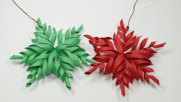 origami Noël flocon en couleurs vert et rouge
