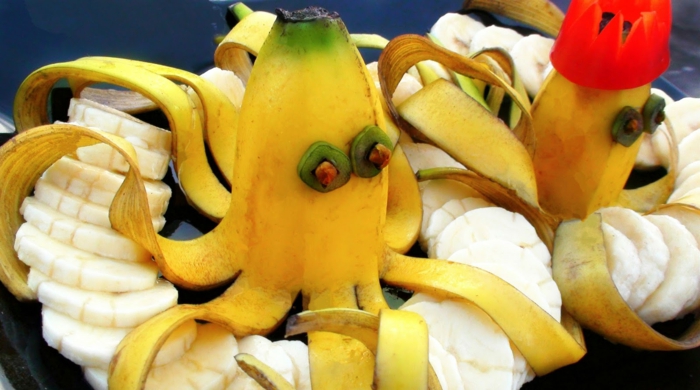 peau de banane idée avec des épluchures