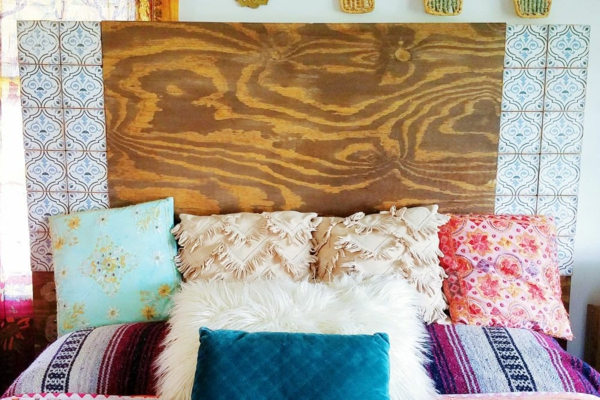 déco tête de lit panneau de bois papier peint