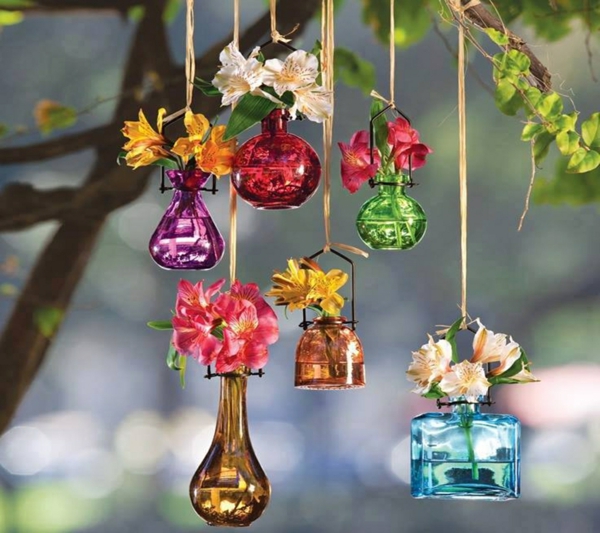décorer son jardin avec des objets de récupération flocon de parfum