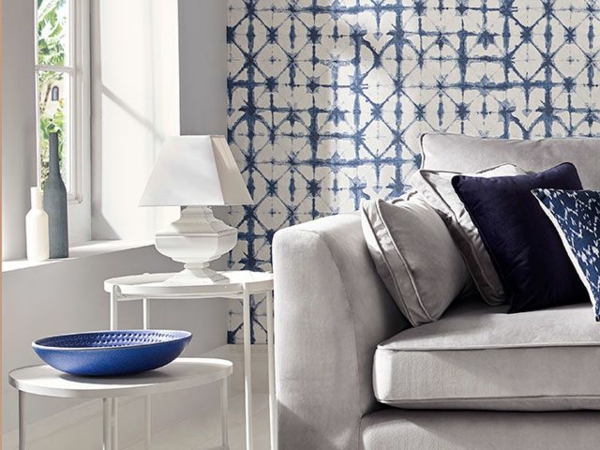 papier peint tendance 2019 couleur indigo motifs géométriques