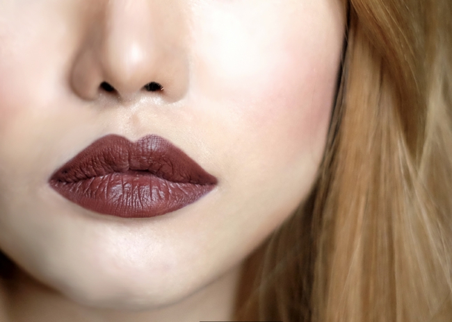 tendance maquillage 2019 brun sur les lèvres