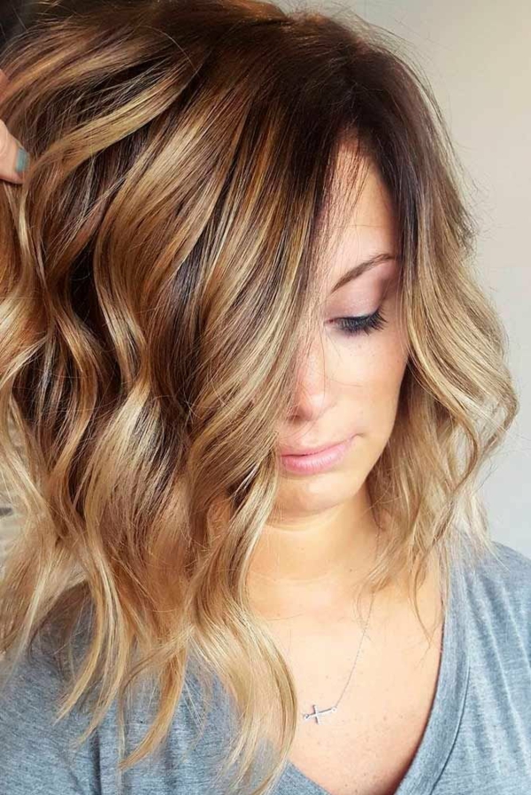 balayage caramel sur cheveux blond