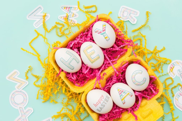 façons créatives de décorer un œuf de Pâques Monogrammes